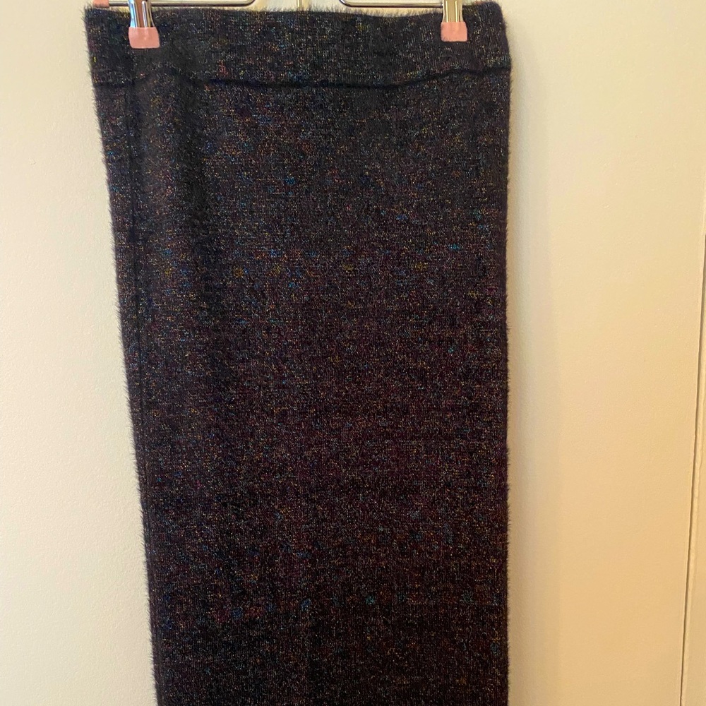 Brand New Zara skirt, shiny wool fabric, size S